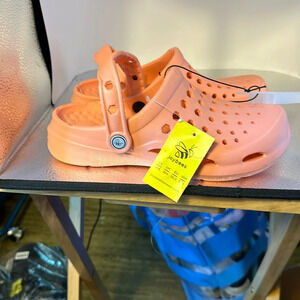 Joybees size 6 wide beautiful dark peach color. New with tags pair of clogs.​​